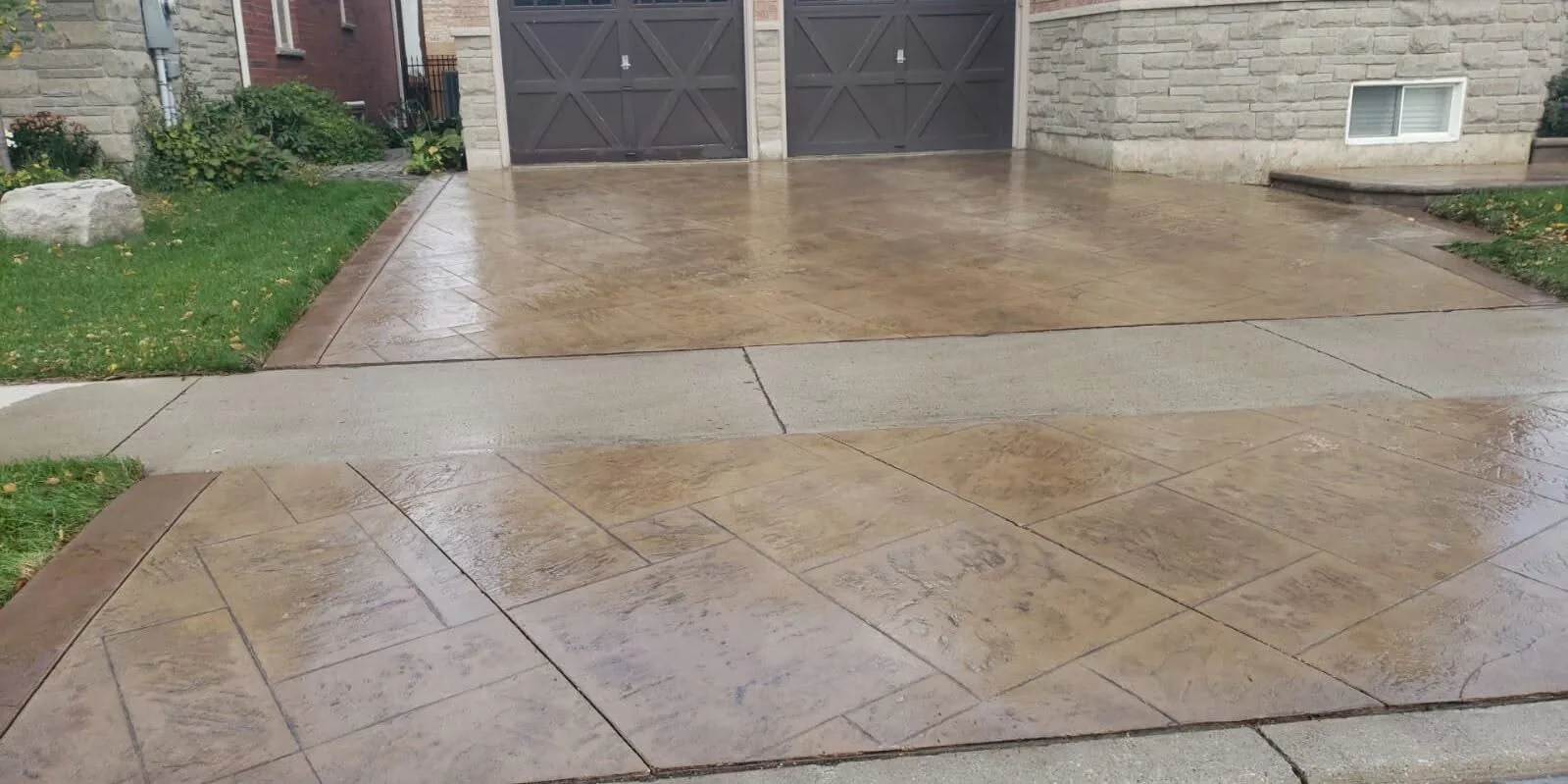 Patterned concrete driveway